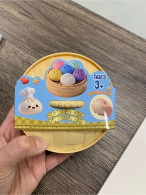 1pc Squeezy Dumplings Toy  - random color